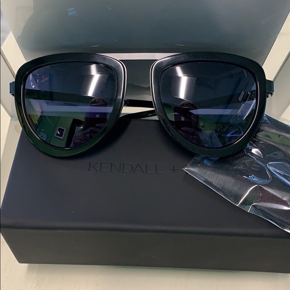 Authentic Kendall and Kylie Sunglasses - Picture 1 of 3
